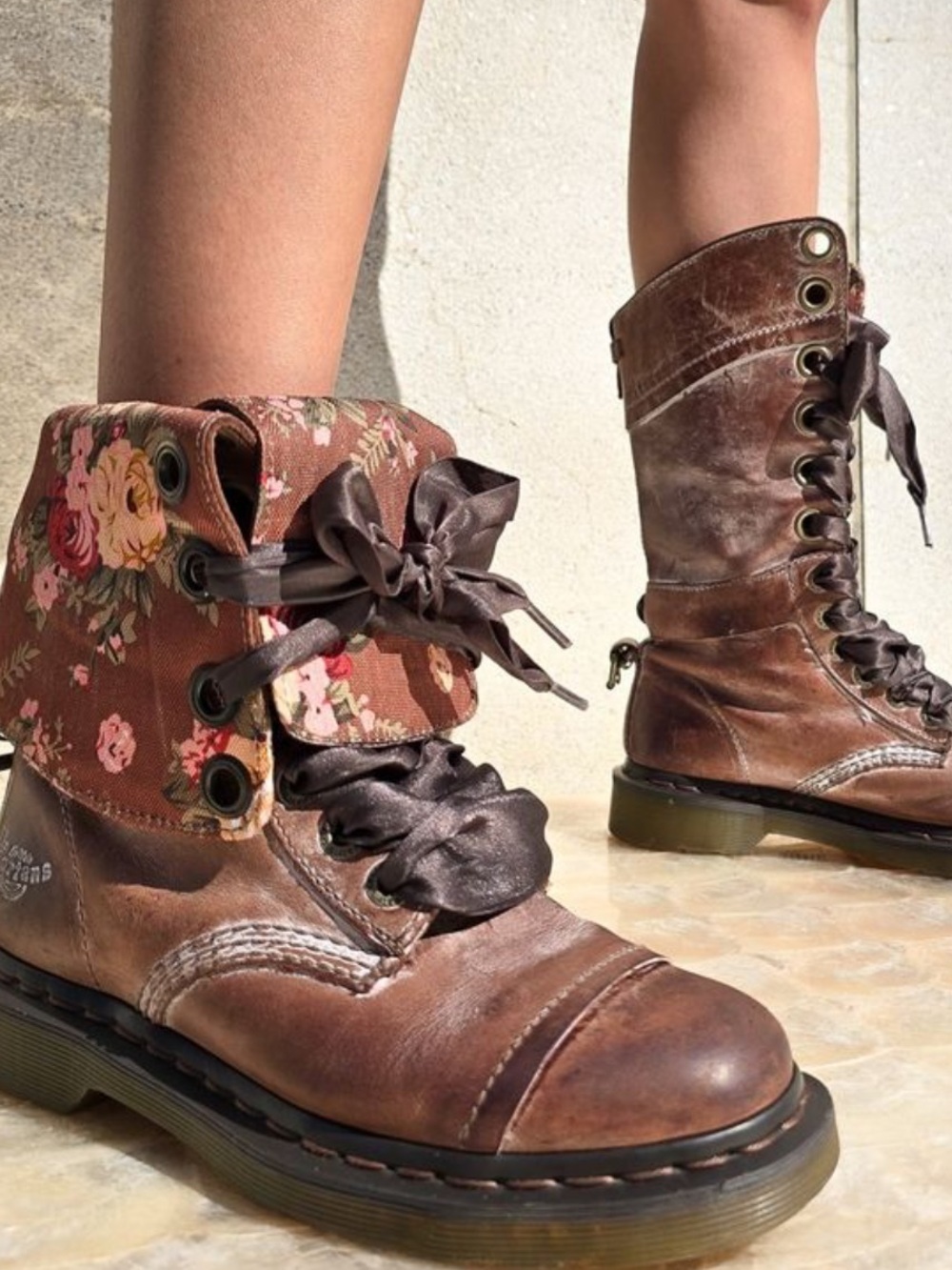Dr. Martens Maasai Triumph Waxed Leather Fold Down 12-Eye Boots Sz 8 Ribbon Rare
